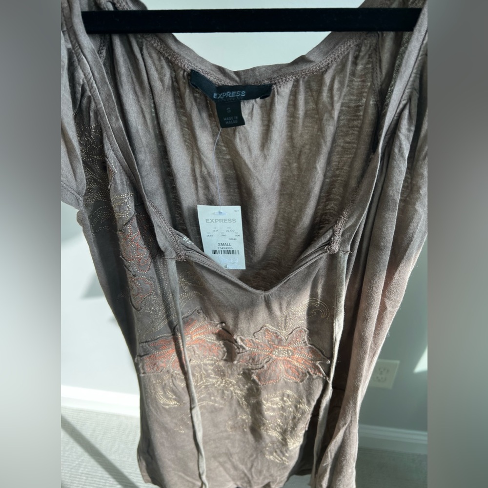 Express short sleeve tee